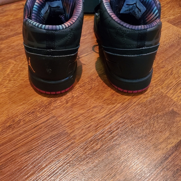 Air Jordan 1 Flight Gym Shoes - Picture 4 of 5